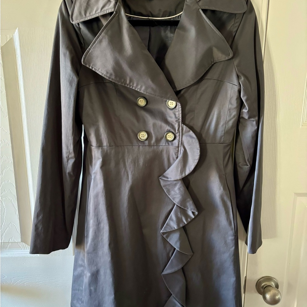 Cute Cynthia Rowley ruffle front trench coat Graphite sz s